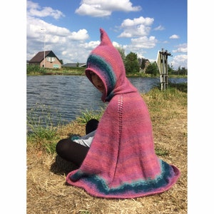 Dutch Pixie Children&#39;s Hooded Cape Knitting Pattern