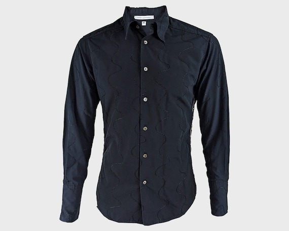 Un foro con la camicia cheap
