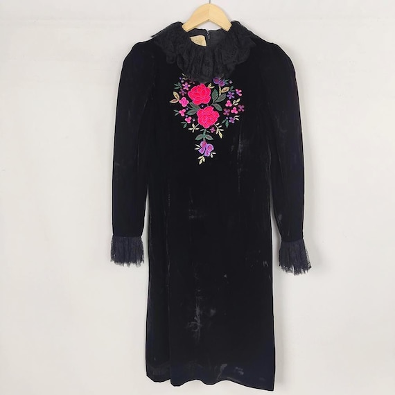 Oscar de la Renta, Vintage 1980s Oscar de la Renta Black Velvet Embroidered Lace Dress