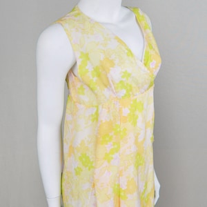 Vintage Pastel Floral Print 60s Mod Shift Dress