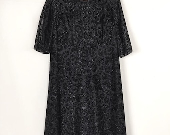 Abito da sera vintage anni '60 in velluto metallizzato e scintillante nero con maniche a mezza manica