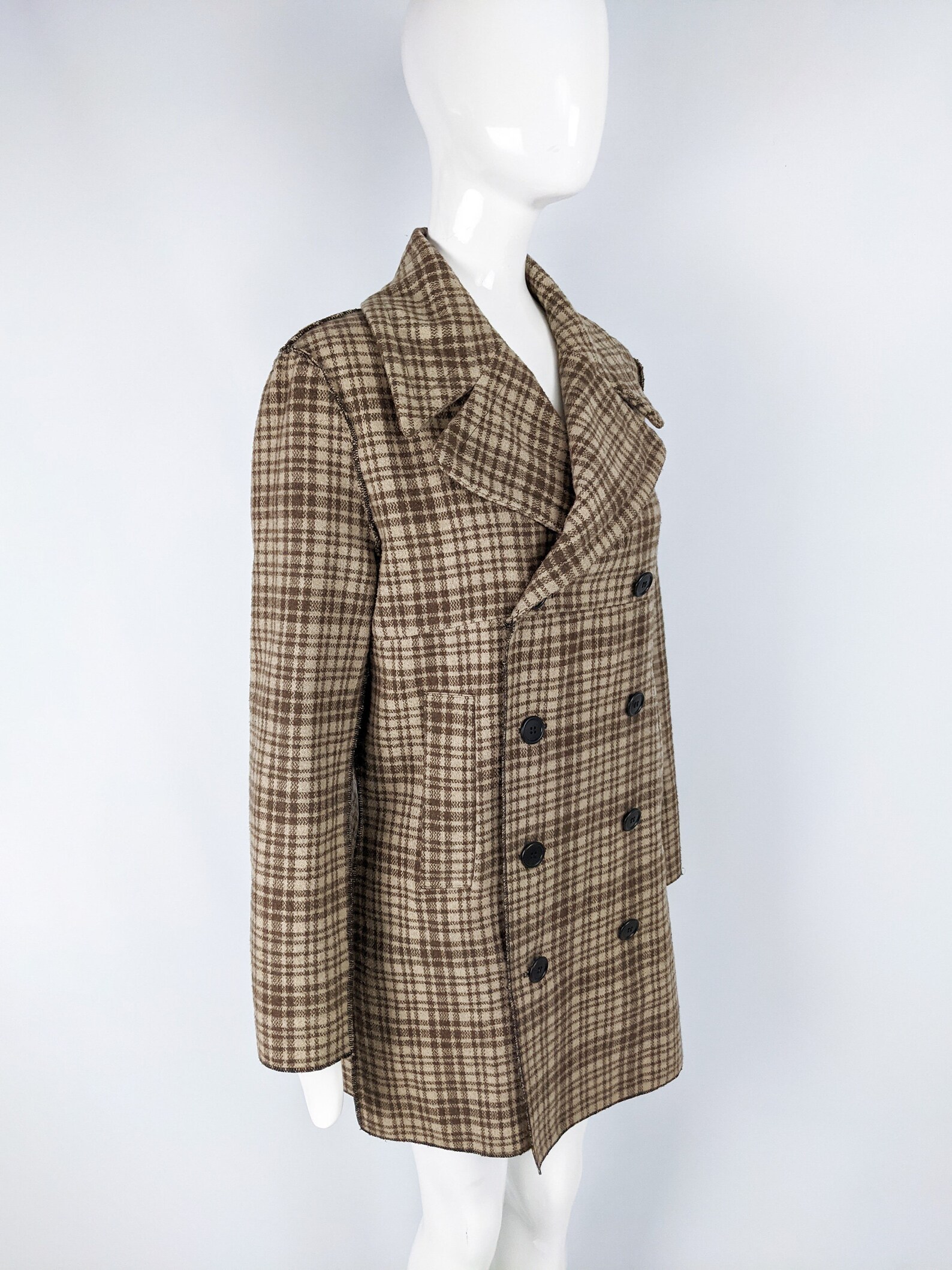 Jean Colonna textured brown knit overlocked three button coat - size M