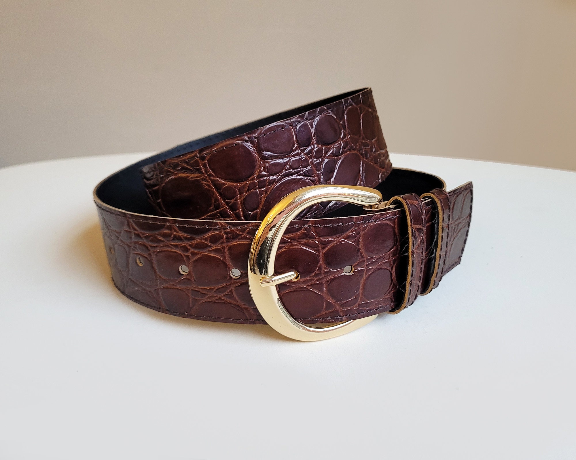 Classic leather belt with hatched effect golden H buckle - Alligator  (black, navy blue, blue)