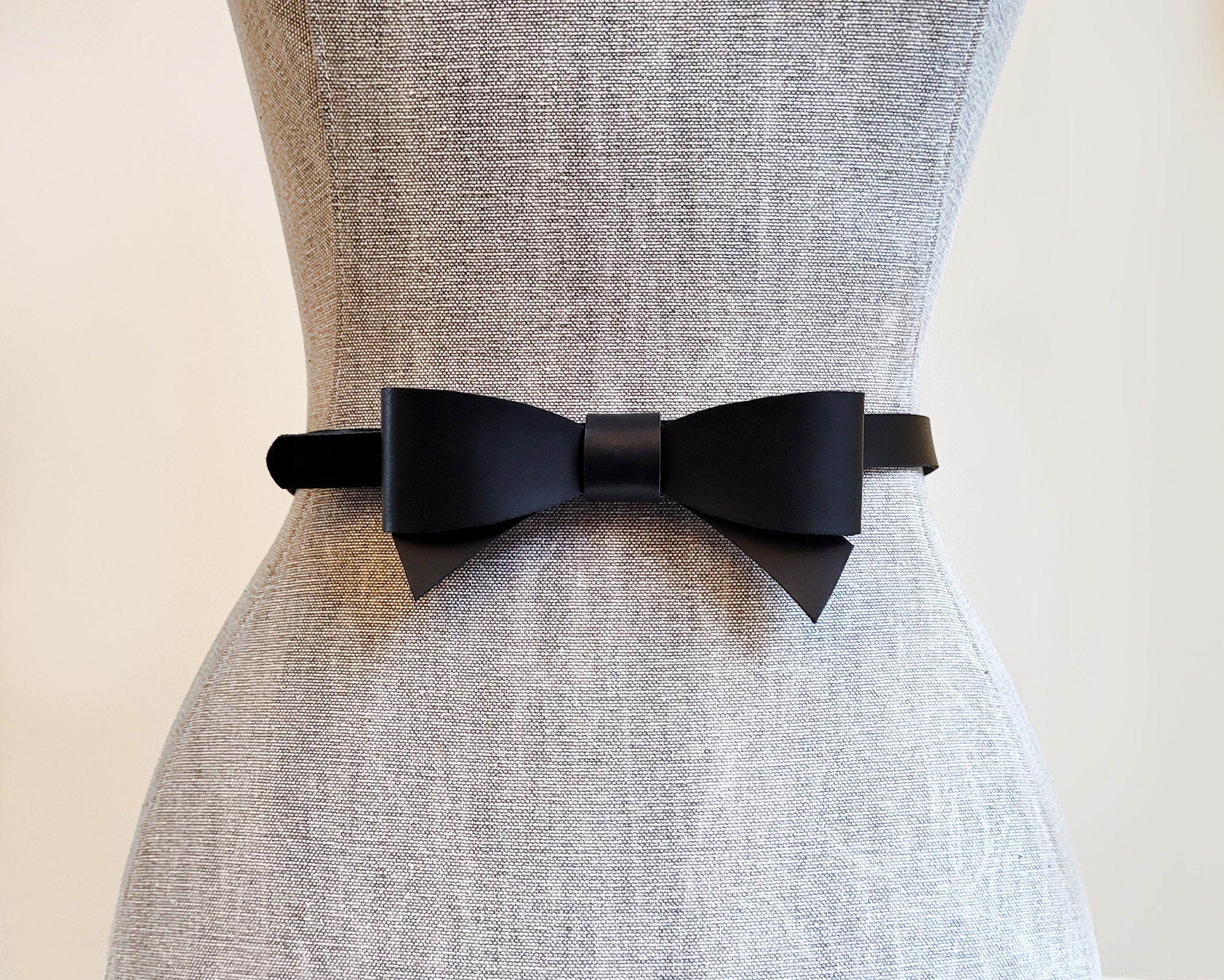 Jill Stuart Vintage Black Genuine Leather Bow Tie Wide Belt 1990s Jill Stuart Three Strap Leather Belt — Wayward Collection main image 3