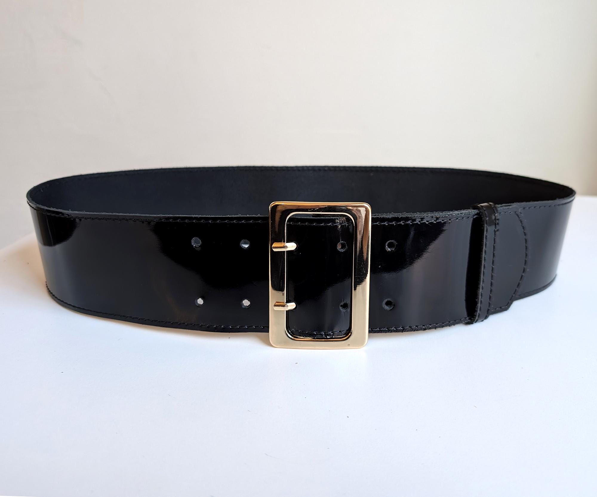 Carlisle Wide Black Patent Leather Cork Inset Belt with Gold Hardware Sz L. EUC Black Leather & Gold Vintage Carlisle Belt - Size US 28 - Etsy main image 2