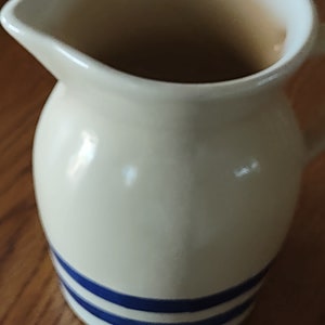 Robinson Ransbottom Blue Bands Pottery / 1 Pint Pitcher / RRP Roseville Ohio / Stoneware