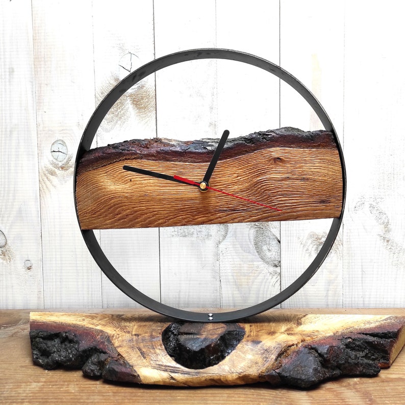 Horloge de table, horloge loft, horloge debout, horloge en chêne ciré, horloge en chêne, horloge de bureau, horloge de salon, horloge en métal en bois, horloge industrielle image 1