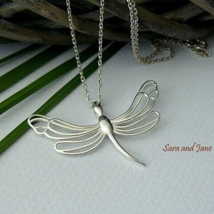 Ring Holding Necklace - Dragonfly | Sterling Silver | Dragonfly ring holder necklace, Libelle Halskette | Long, Collier libellule