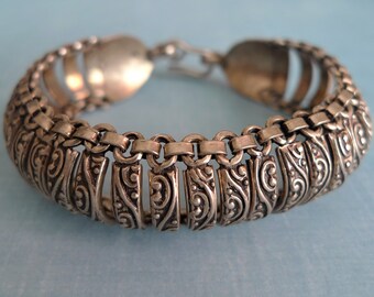 Tribal Silber Armband aus Indien | Geschnitztes Armband | Blumenmotive