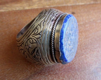 Mughal Silber Ring: Lapislazuli Amulett, geschnitztes Band (US 7.75)