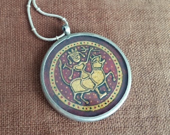Colgante antiguo de pintura de oro pintado a mano Durga de la India / colgante Shakti.