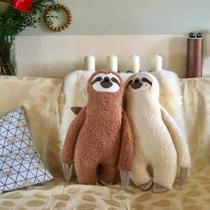 Stuffed animal sloth – handmade plush toy made of brown cotton plush and wool felt, hand-embroidered, gift for children and adults image 2