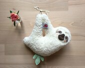 Spieluhr Faultier baby sloth Weihnachtsgeschenk Baby shower PetitiPanda Taufe Taufgeschenk Einschlafhilfe Geburt Geschenk Wunschmelodie