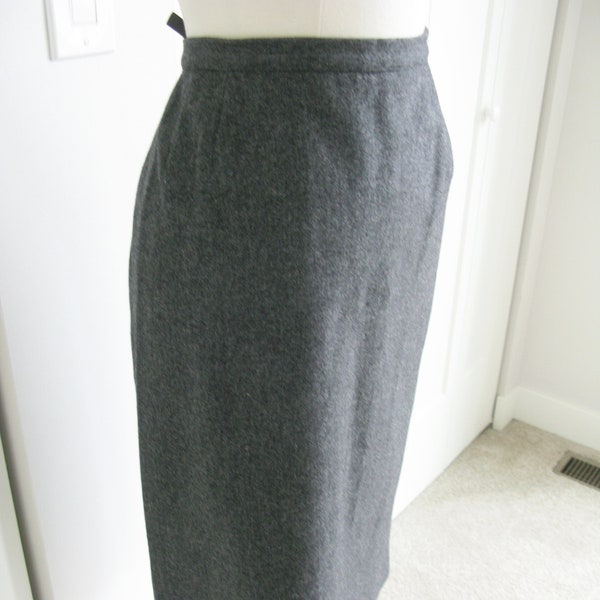 60's Pencil Skirt // Vintage Grey Wool Straight Skirt // Waist 24.5"