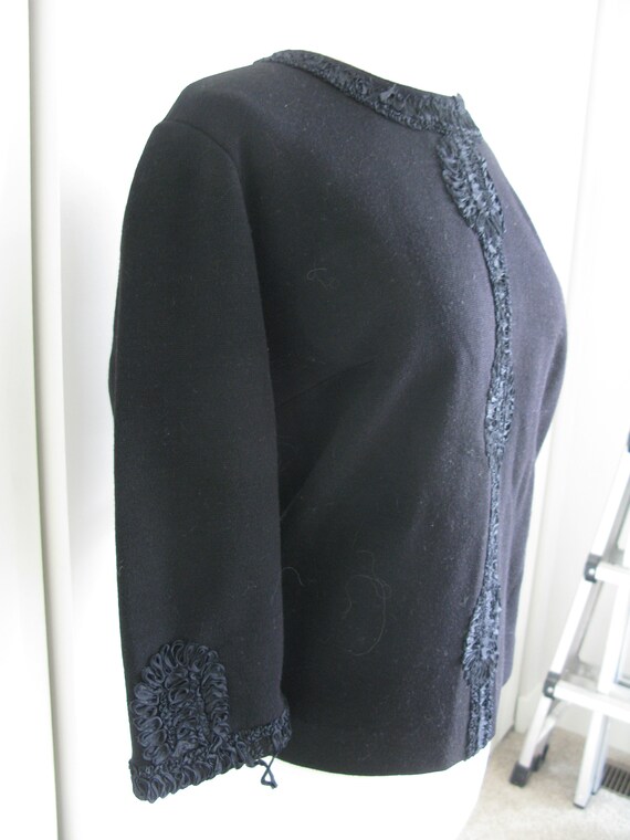 1960's Black Wool Knit Top// Ribbon Embroidery Tr… - image 4