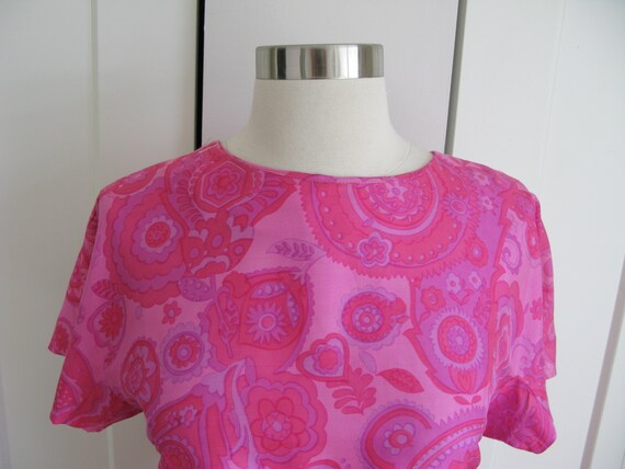 Hot Pink Paisley Silk Dress// Vintage 1950's Shea… - image 2