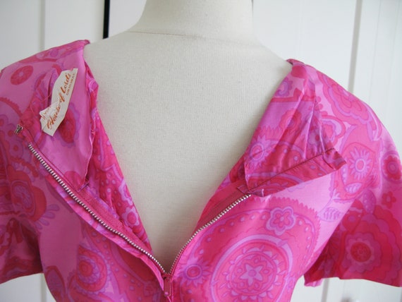 Hot Pink Paisley Silk Dress// Vintage 1950's Shea… - image 9