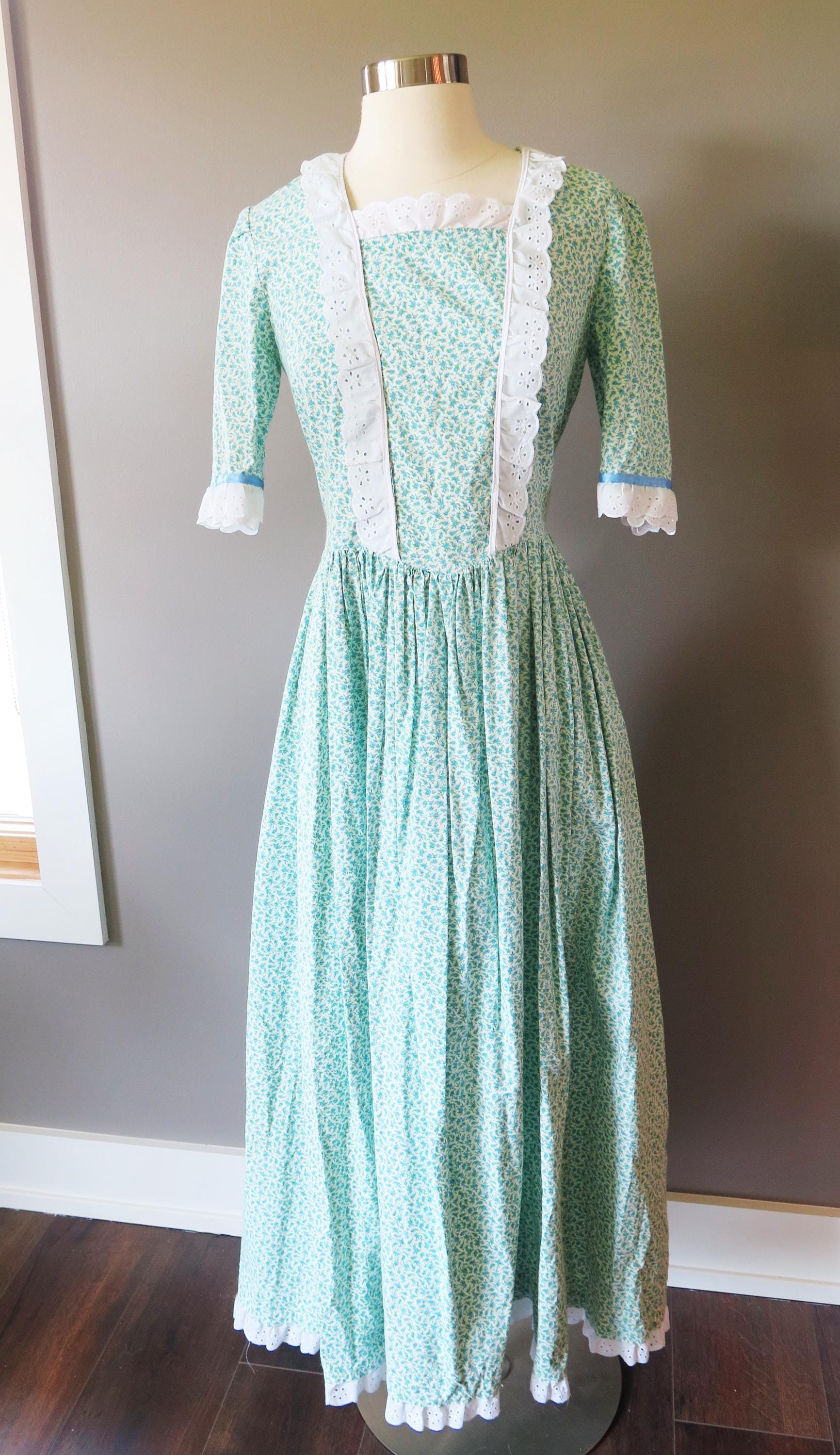 green calico dress ASTR the Label Ayanna Dress in Green main image 0