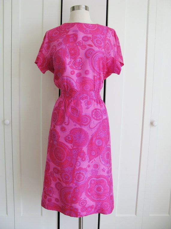 Hot Pink Paisley Silk Dress// Vintage 1950's Shea… - image 1