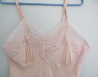 40's/50's Pink Bias Cute Slip Lingerie //Vintage  Acetate With Pink Lace Trim  // Bust 36"