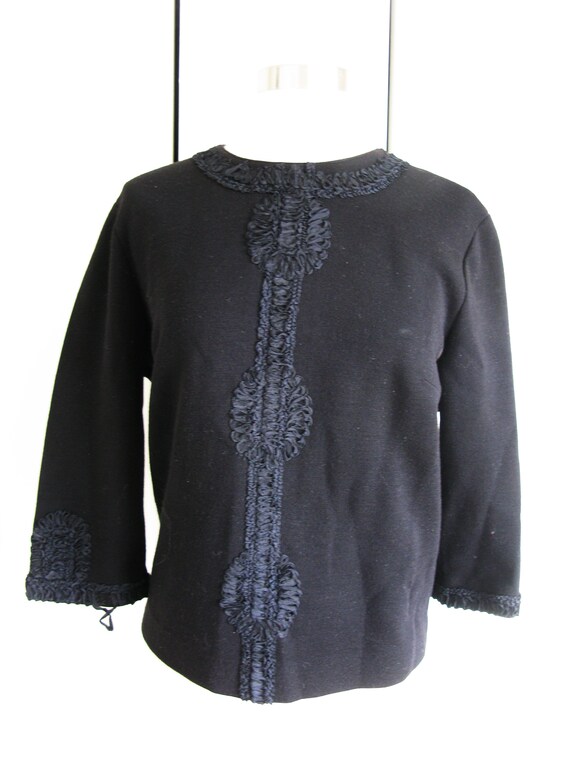 1960's Black Wool Knit Top// Ribbon Embroidery Tr… - image 1