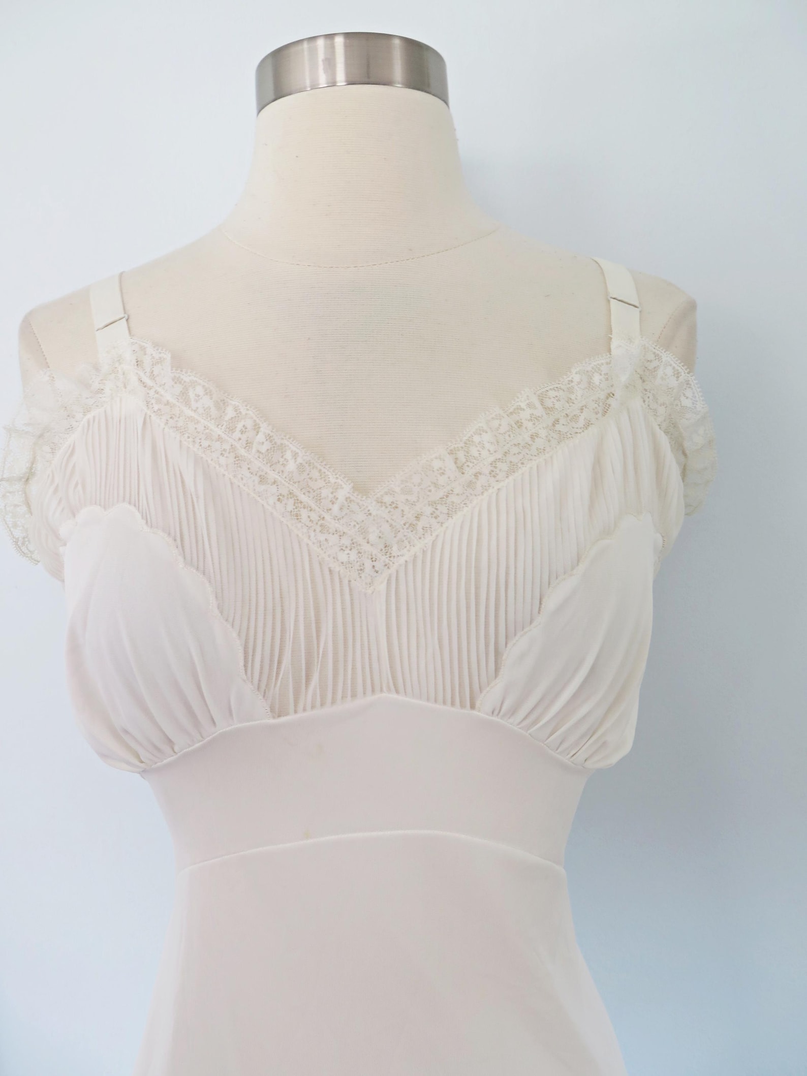 1950's White Nylon Slip //With Crystal Pleating and Lace // Bust 36"// by Pinehurst Lingerie