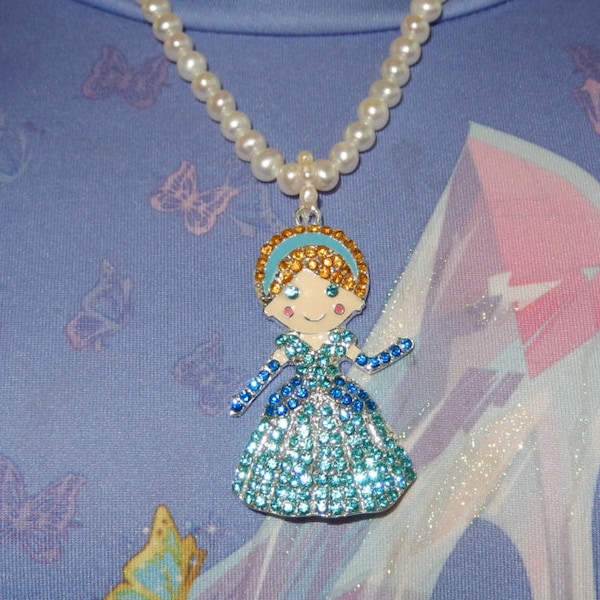 Real pearl necklace with jeweled Cinderella pendant