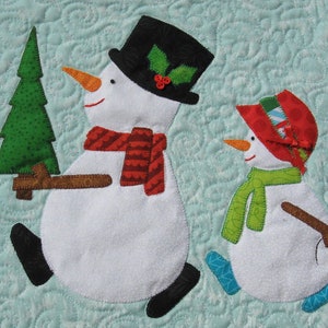 Snow Family Holiday Table Runner or Wall Hanging Pattern image 3