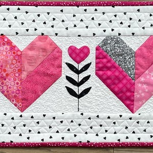 Field of Hearts Table Runner Pattern PDF - Etsy
