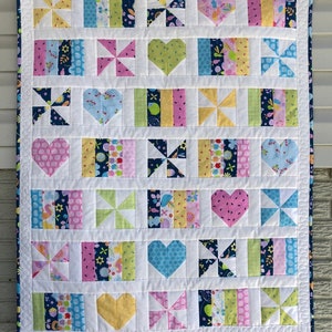 Herzen und Windräder Baby Quilt Anleitung