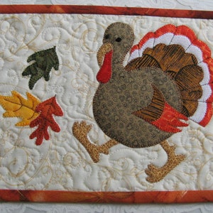 Run, Turkey, Run, Thanksgiving Mug Rug Pattern.