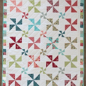 Pinwheels Big and Small Baby Quilt or Lap Quilt