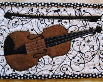 The Violin Mug Rug Pattern