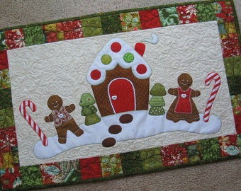 Gingerbread Joys Sugar & Spice Everything Nice Christmas Tapestry Table Runner 