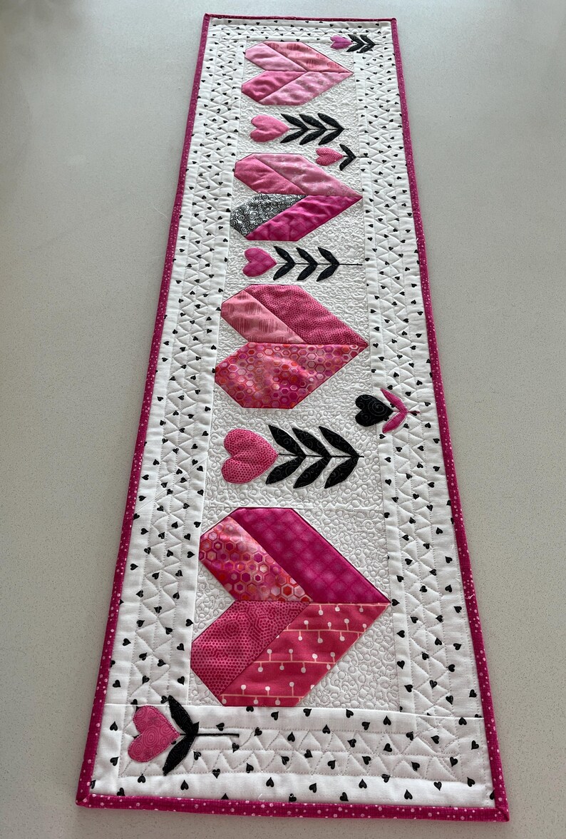 Field of Hearts Table Runner Pattern PDF - Etsy