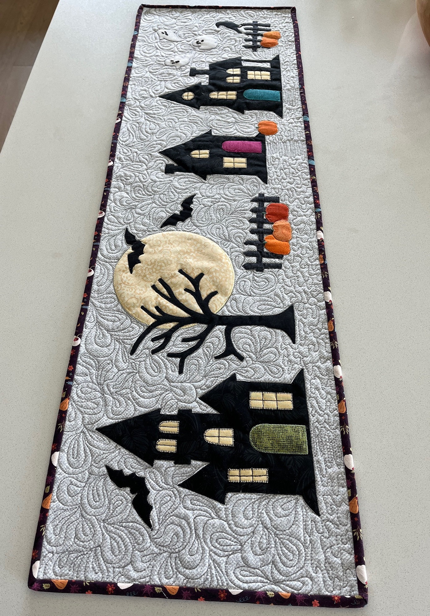 Dessus De Table Halloween Artisanal – Piqué Couleurs Fantaisie Personnages