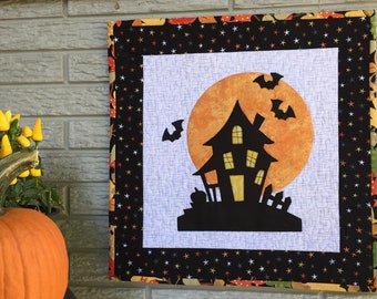 Halloween House Wall Hanging Pattern