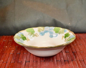 Vintag Metlox Poppytrail Sculptured Grape Rim Pottery Dessert Bowl