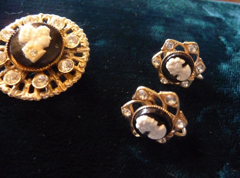 Cameo with Rhinestones Brooch and matching screw-back Earrings