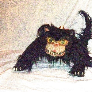 Large Horrific Evil HALLOWEEN Plush BLACK CAT made by  Paper Magic Group 2001  - Display / Prop