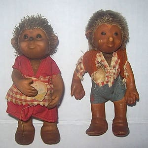 Vinte STEIFF MACKI and MUCKI Hedghog kids from Germany Toy Figurines