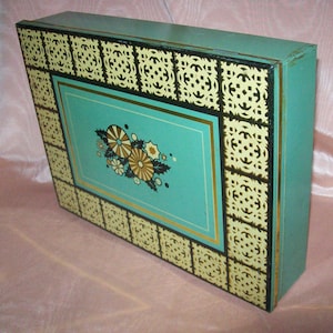 Vintage Art Deco Floral/Geometric LITHO TIN 9" by 12" Container from England with Hinged Lid