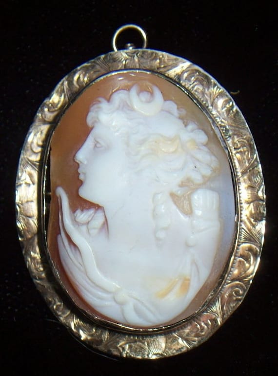 Antique Victorian 14 kt. Gold Hand-Carved Shell CA