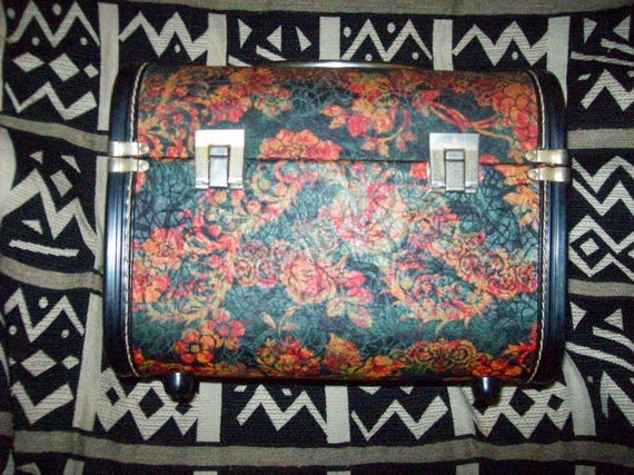 Dramatic Floral Pattern Vintage Hard Shell TRAVEL… - image 10