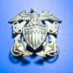 Circa WWII United States Navy Dept.2 1/2" high  STERLInG / VERMEIL Gold Filled Officer's Hat  Insignia Emblem