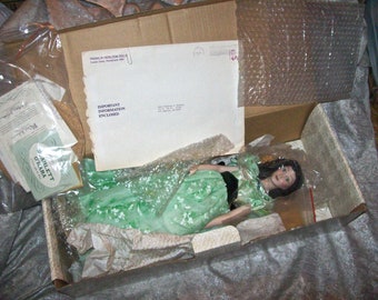 1985 Franklin Mint Heirloom Dolls Vivien Leigh as SCARLETT O&#39; HARA in Gone With The Wind Bisque 18&quot;Collector Figurine in Original Box