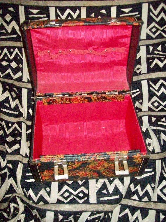 Dramatic Floral Pattern Vintage Hard Shell TRAVEL… - image 6