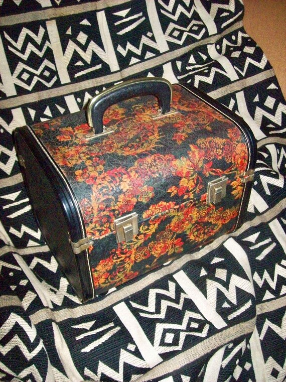 Dramatic Floral Pattern Vintage Hard Shell TRAVEL… - image 2
