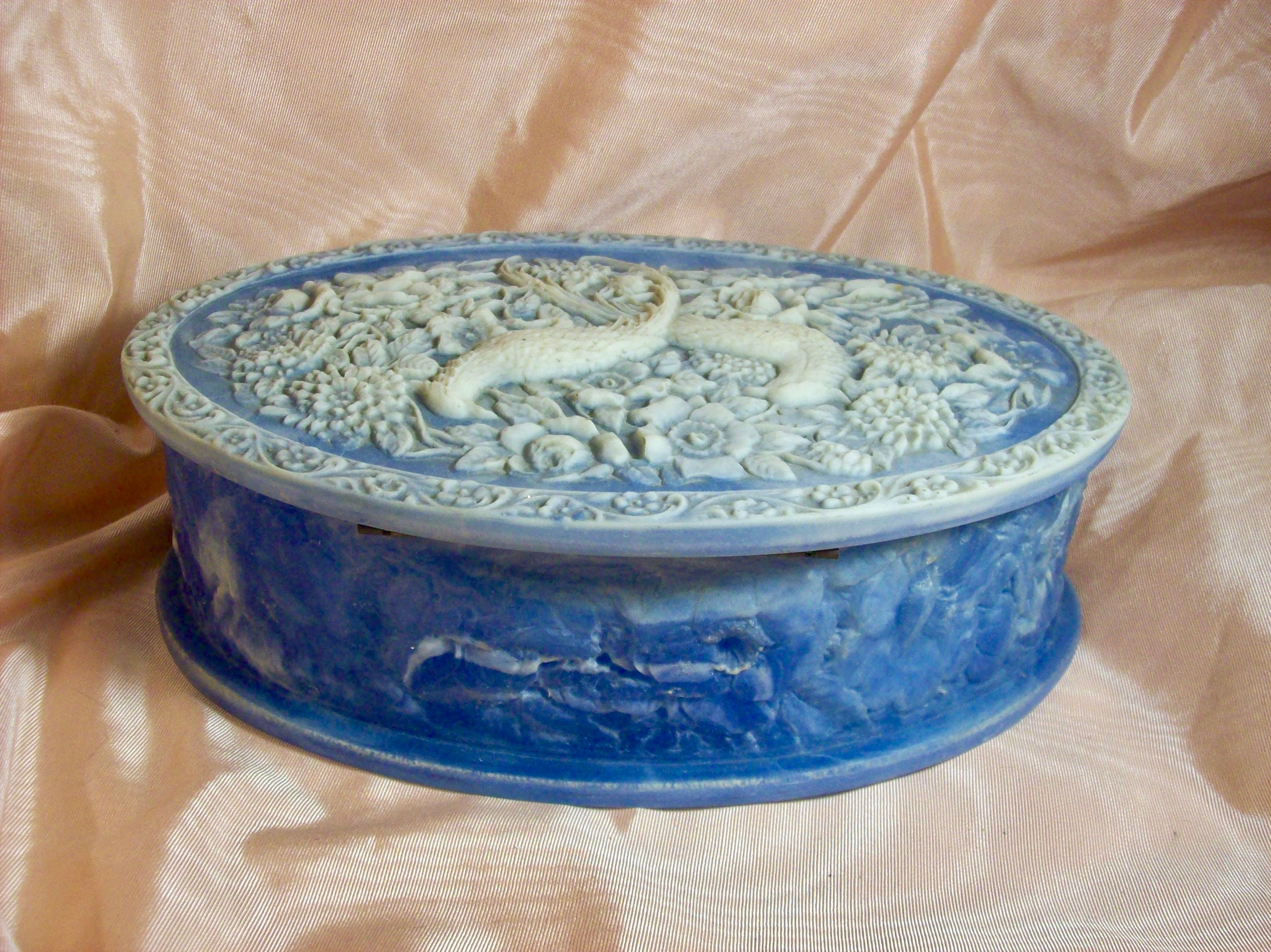Large Oval INCOLAY Faux Stone JEWLERY BOX in Cameo Relief