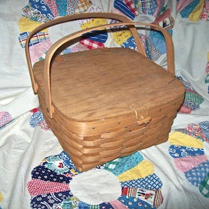 Vintage 1991 LONGABERGER Wooden PICNIC BASKET with Footed Tray